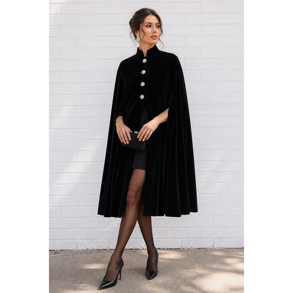 Vintage Black Velvet Cape Rhinestone Button Gothic Evening Wrap Cloak Size M
